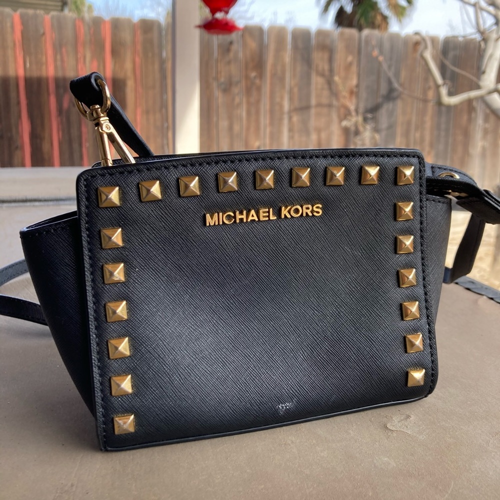 MICHEAL KORS stud crossbody